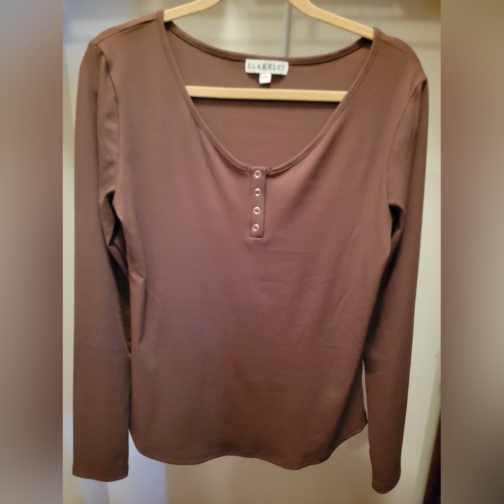 Blakely Long-Sleeve Henley Top in Chocolate Brown - Size L/XL